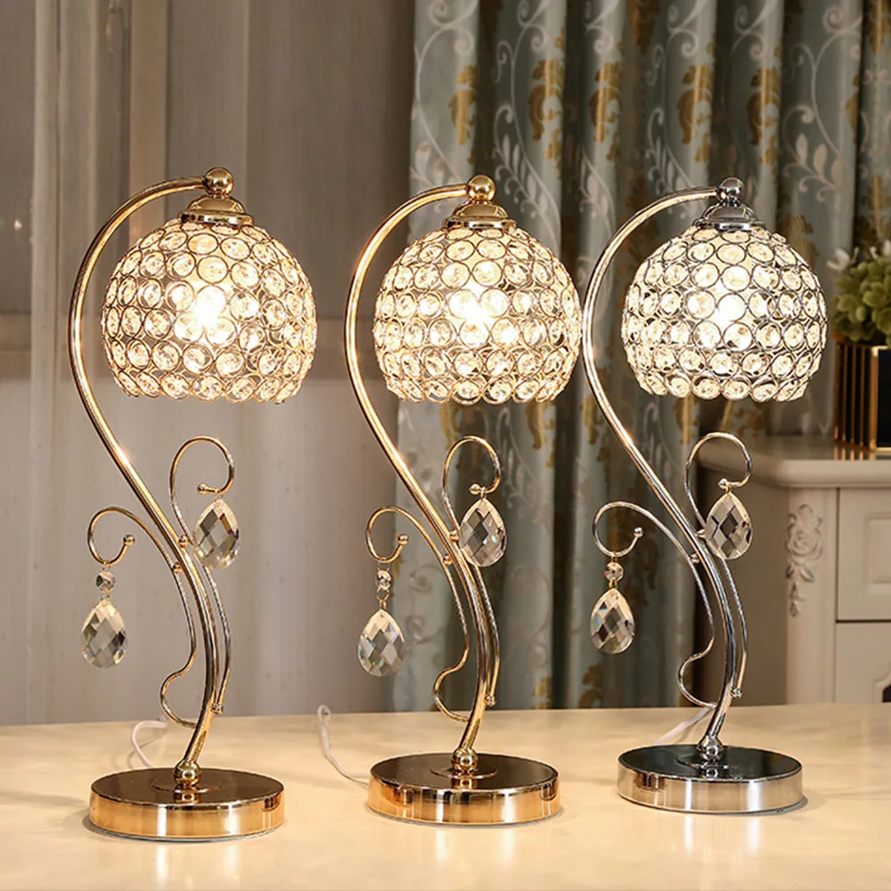 Luxury Crystal Table Lamp Gold Vintage Bedside Light Hollow Beads Desk Lamp with Pendant Deco for Bedroom Living Room Wedding