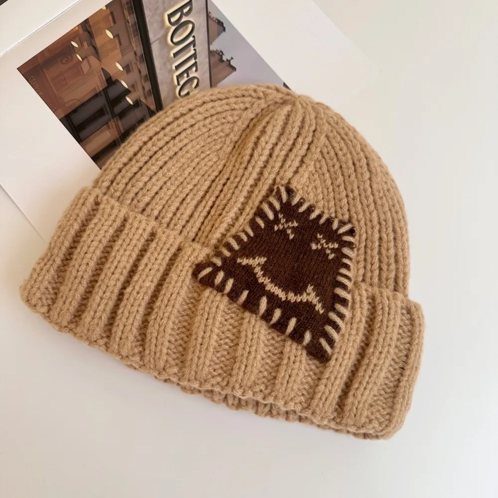 ニッチデザインフェイスパッチビーニー ストリートウェア ソフトニットウールハット 暖かい冬用帽子