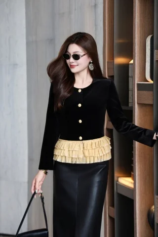 

Женская одежда Elegante Jacke mit Spitzensaum 1017