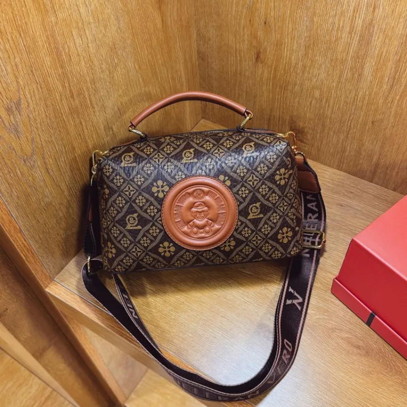 

Messenger Style Diaper Bag For Women Elegant Leather Crossbody Tote Large Capacity Fashionable Designer Commuter Shoulder Bag
