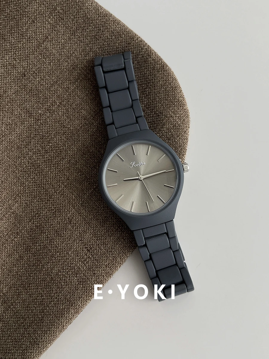 

Gray-Blue Round Dial, Small Steel BandWomen'S Casual And Versatile Quartz WatchHigh-End SelectionFashionable Quartz Wristwatch.