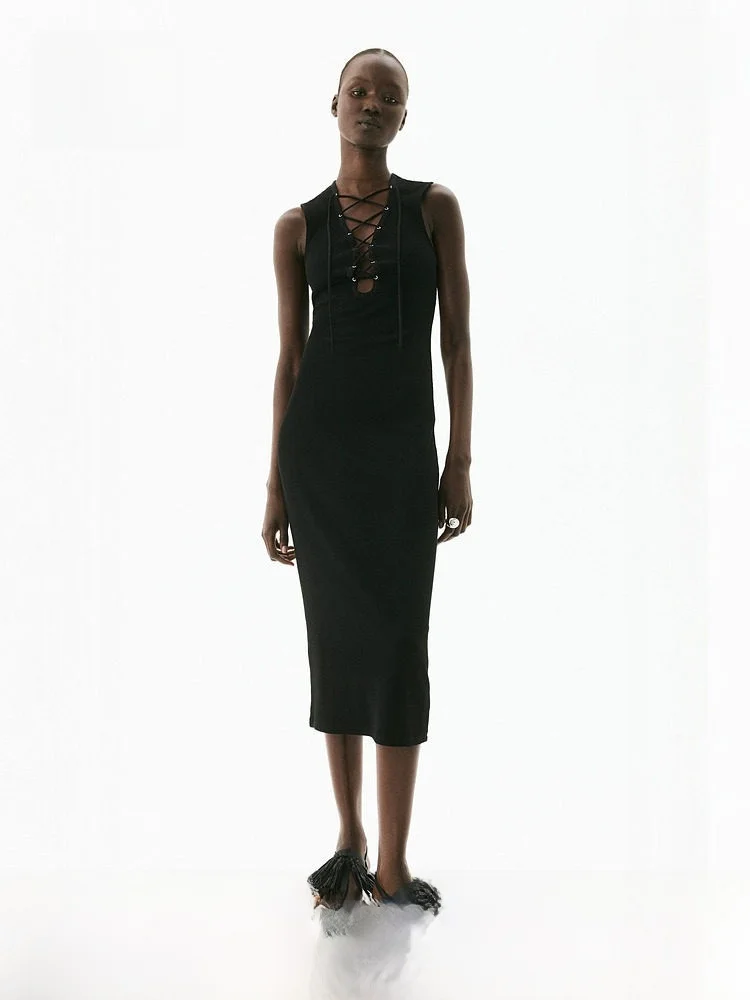 กระโปรงทรงเอ midi สีพื้นเรียบง่าย แต่งเข็มขัด ดีไซน์เก๋ สไตล์ลำลอง แฟชั่นใหม่ล่าสุดสำหรับผู้หญิง รุ่น Dr Spring จาก H&M