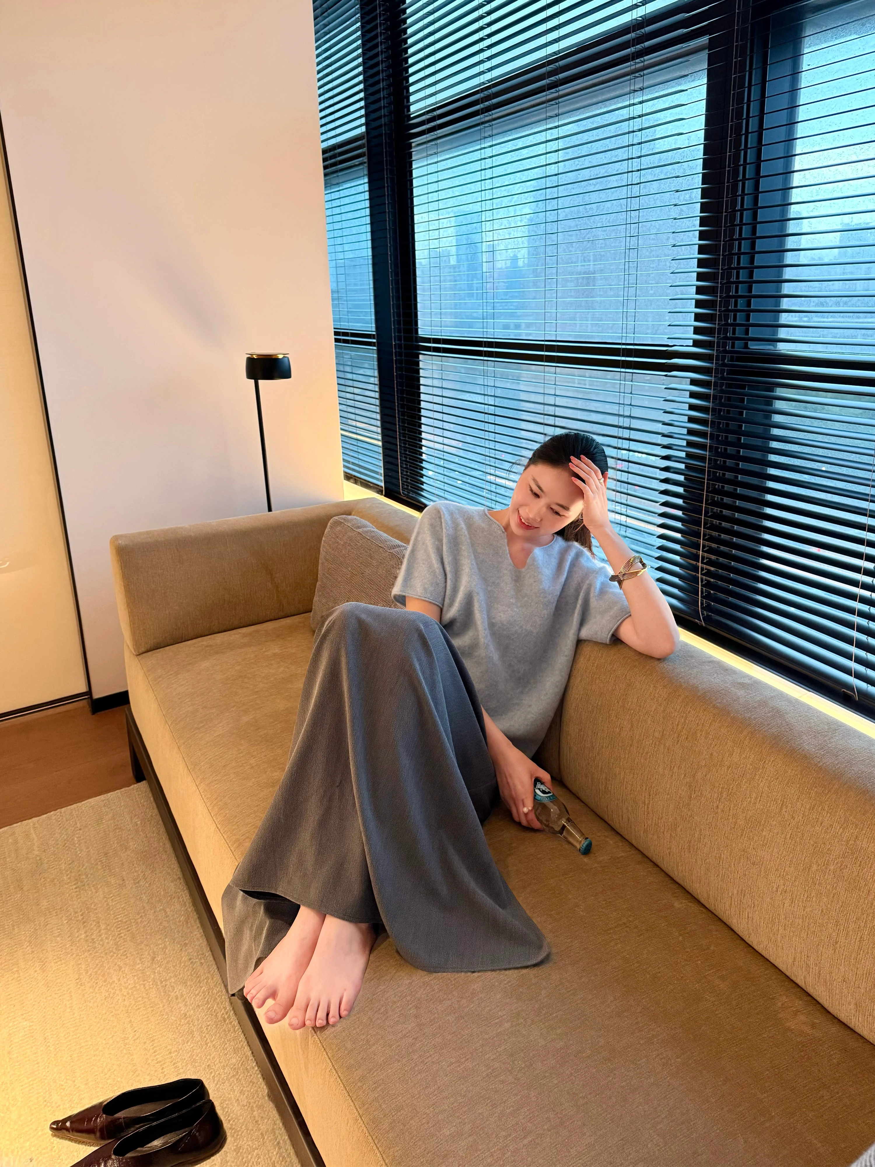 ZhouMiao Evening Light Leisure Wide Pleat Silhouette Loose Fit A-Line Midi Skirt Polyester Fiber Simple Style Commute Skirt