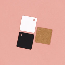 Etiquetas cuadradas de 2,5x2,5 cm para joyería, etiquetas de precio en blanco y negro, tarjetas de papel Kraft, collares y pendientes, accesorios artesanales hechos a mano, 50 piezas