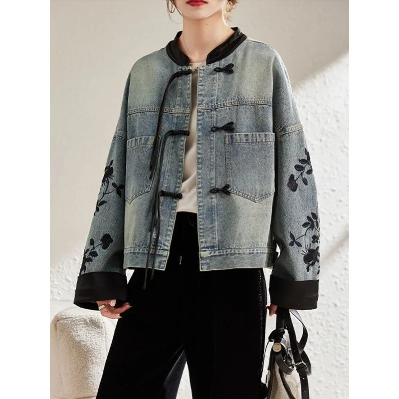 Jeansjacke für Damen im Frühling und Herbst, neuer bestickter modischer Stehkragen, gespleißter Mantel, lockere lange Ärmel, Damenjacke