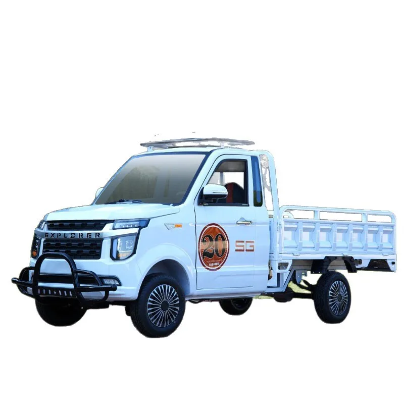 Electric four-wheeled pickup truck pulling goods four-wheeled truck