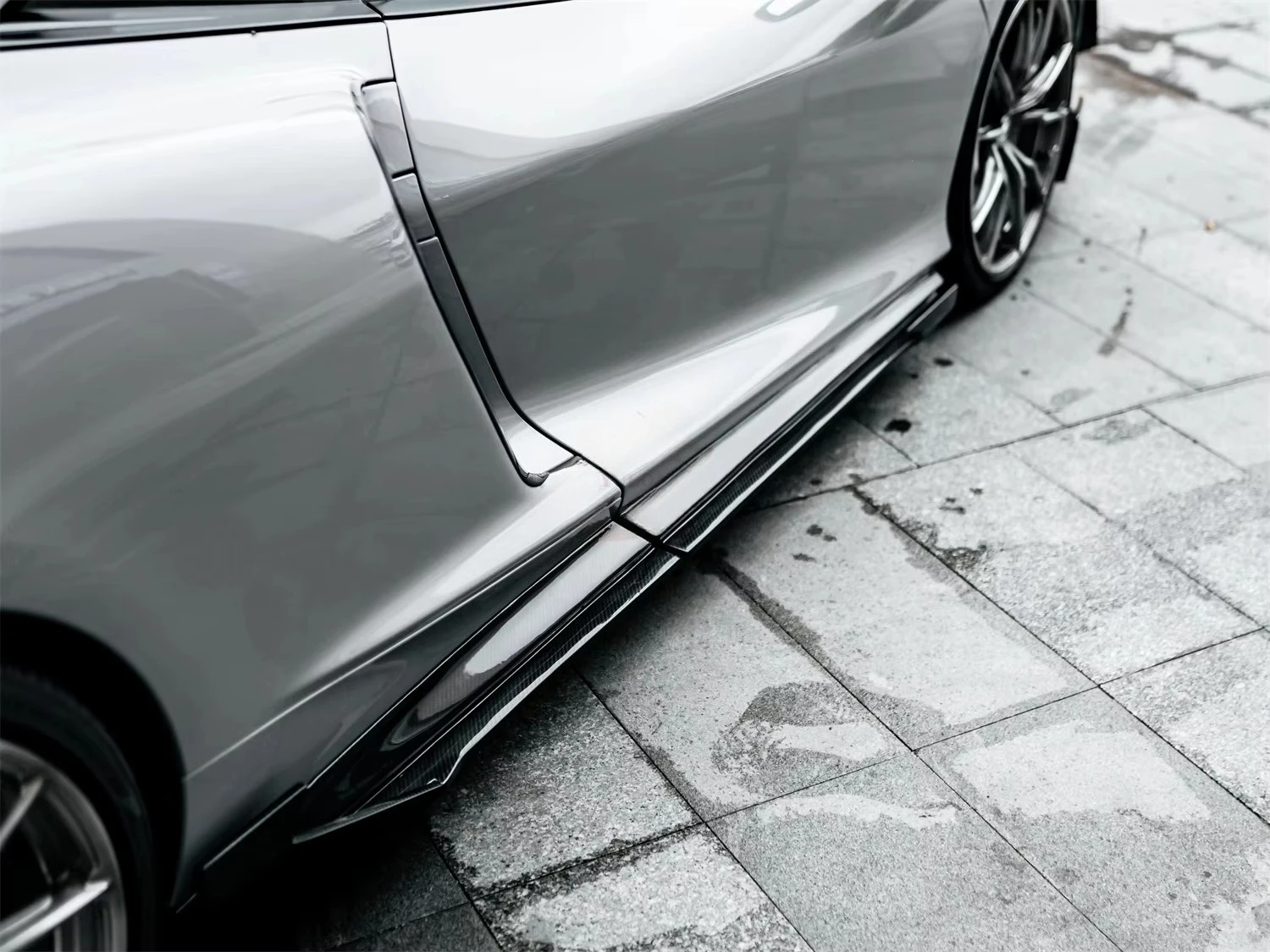 

Upgrade PRO Style Dry Carbon Fiber Side Skirts Side Spoilers Body Kit for McLaren GT Dry Carbon Fiber Side Skirt