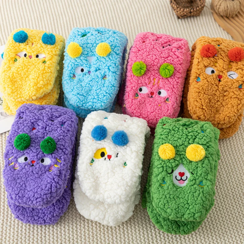 Autumn and winter new cartoon embroidered animal women's socks lamb wool thickened home non-slip socks foot warmers