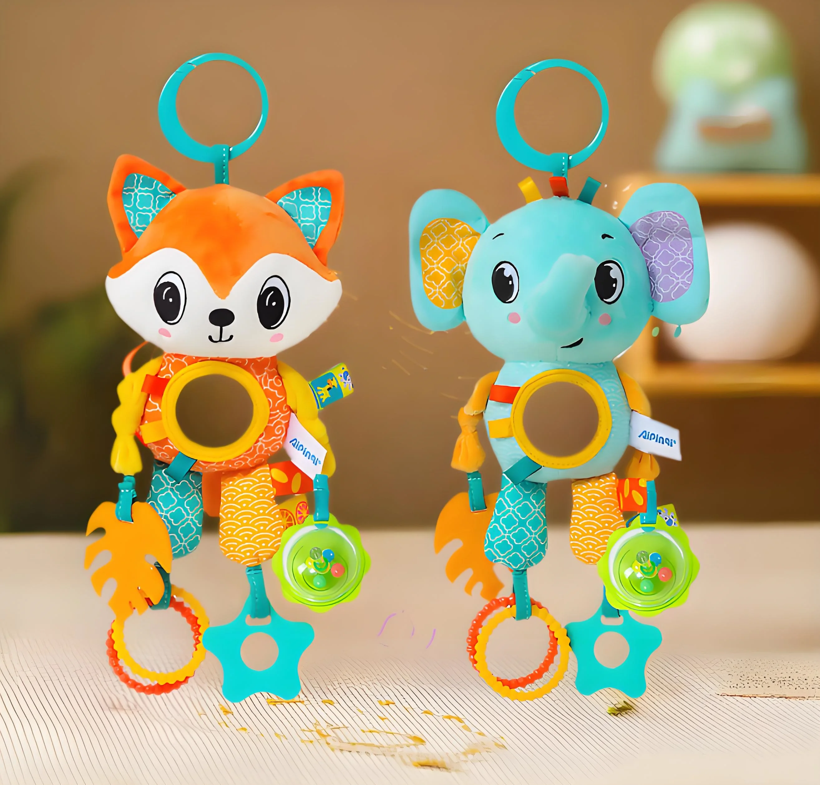 Crinkle piepend pluche dierenspeelgoed |   Multi-zintuiglijke hangende activiteit met bijtring |   voor kinderwagen wieg en autostoelontwikkeling