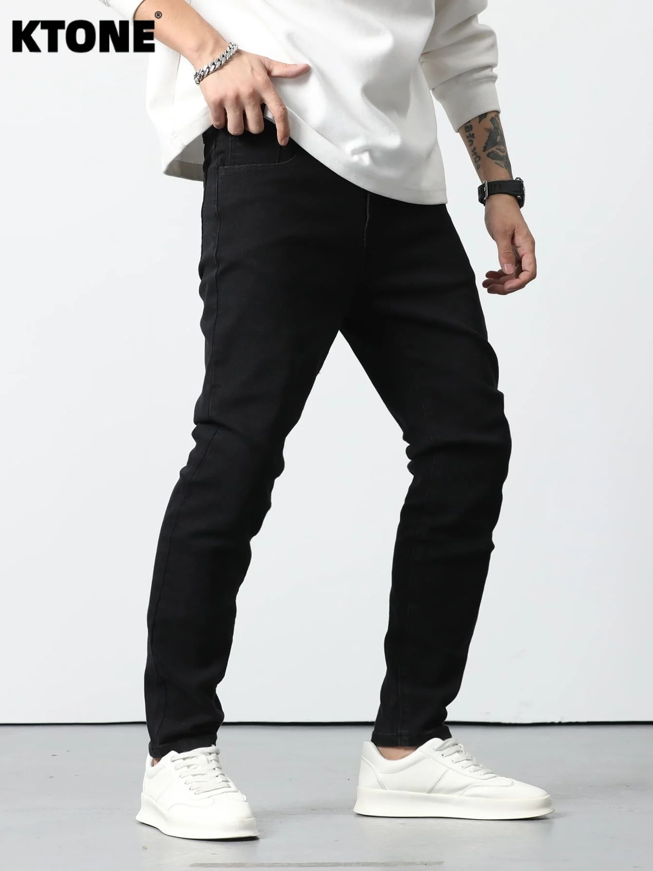 

Y2K Slim Jeans for Man Light Retro Dating Style. No accessories or belts included.