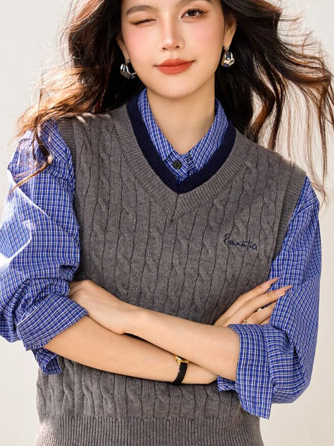 Retro Knitted Vest Miu Style Korean College Style Lazy Layering V-Neck Top for Women Spring Autumn Plaid Small Fragrance Wind