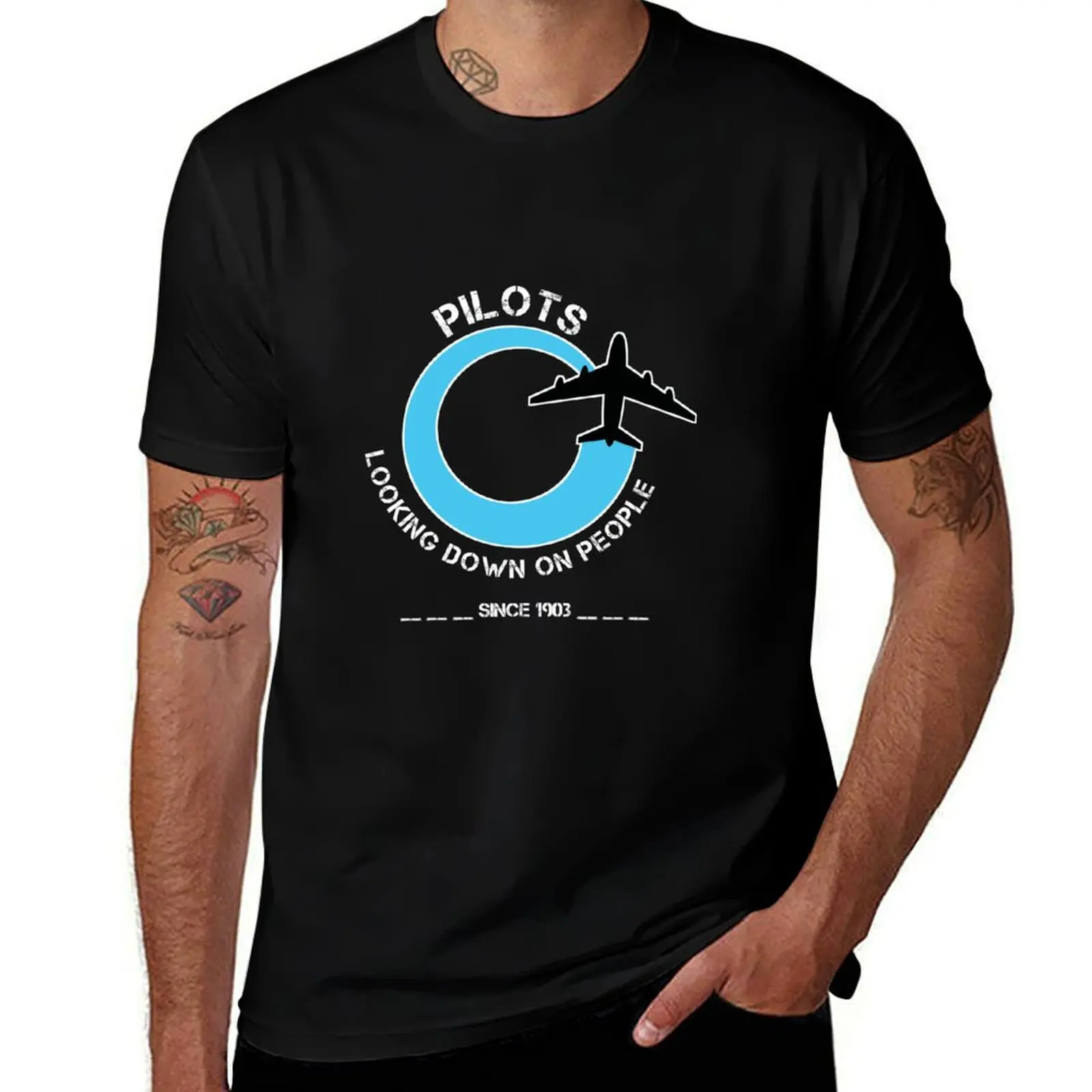 Pilots Looking down on people Since 1903 T-Shirt Breathable Workout Short Sleeve Top