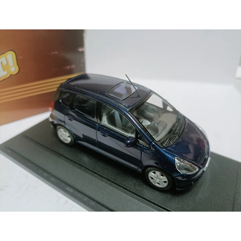 에브로 1:43 스케일 핏 재즈 메탈릭 블루 4도어 합금 스포츠카 모델 클래식 성인 기념품 선물 정적 디스플레이