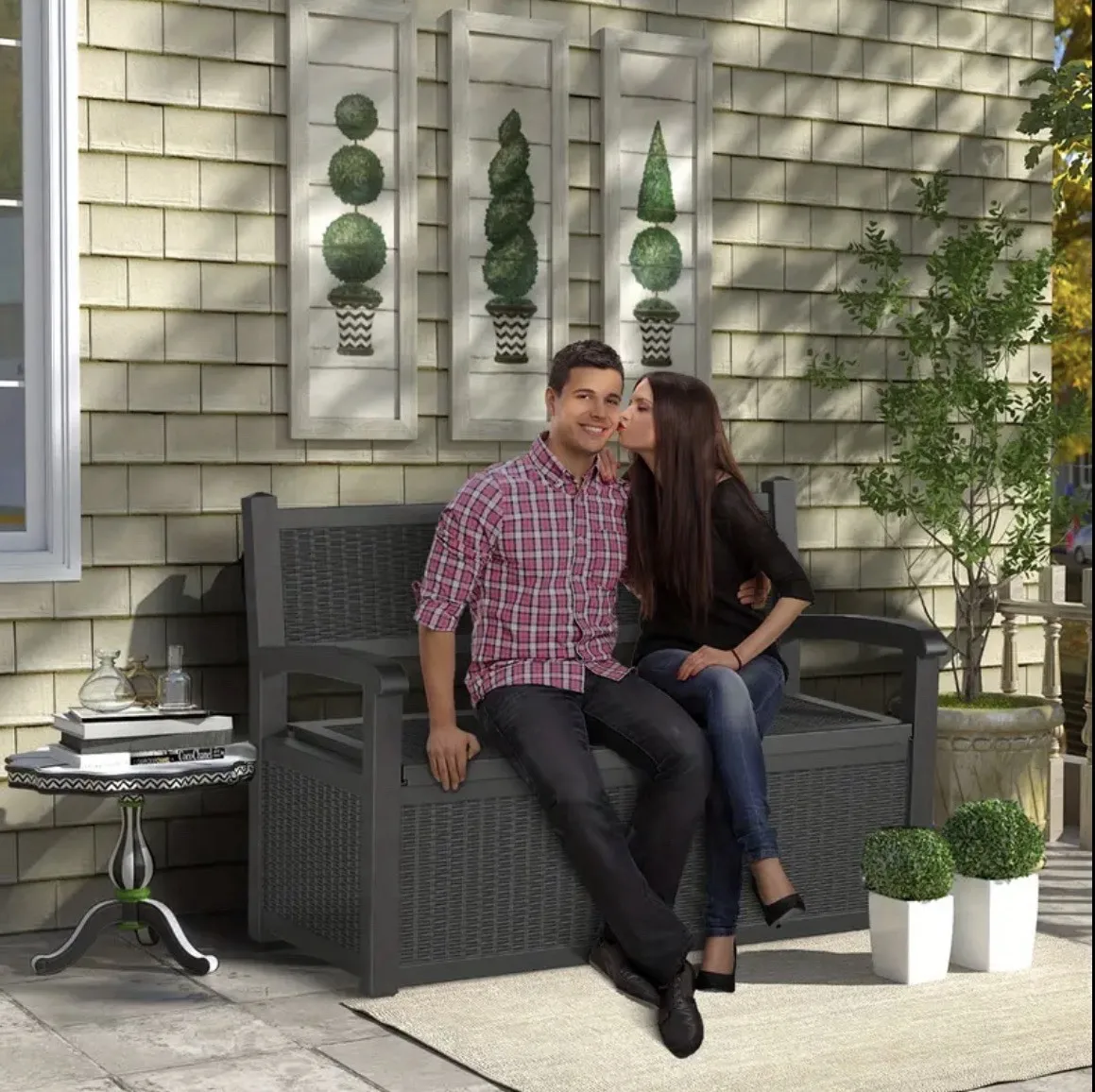 

Уличная скамья-ящик для хранения из полимерной смолы, 70 галлонов, с сиденьем | Грузоподъемность 500 фунтов, всепогодный вариант