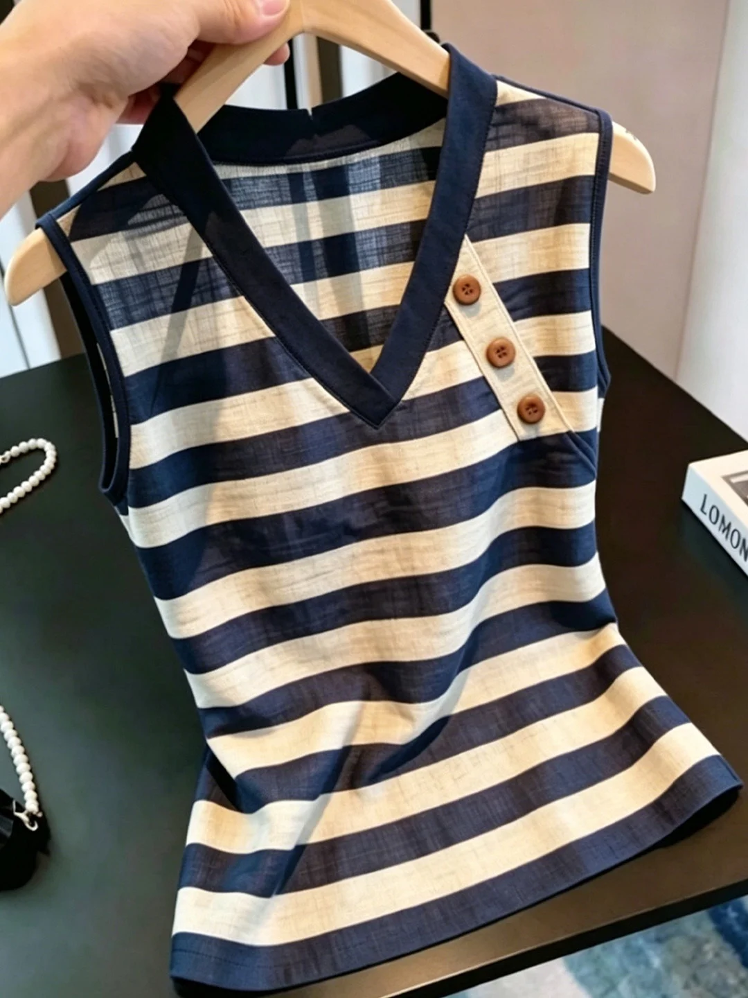 

Slim Fit Striped Vest Commute Style Women's Sleeveless Top Korean Design Sensation Color Block Summer Fashion Silk Blend