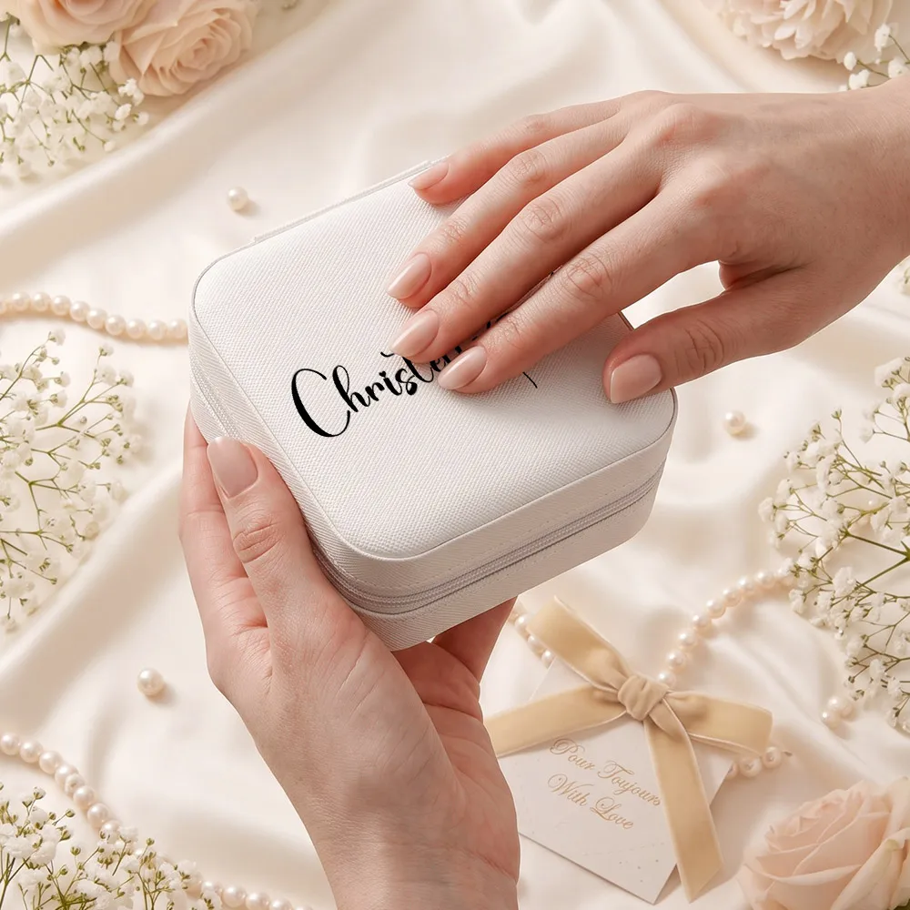 Personalized Love Heart Name Jewelry Box for Rings,Necklace.Bridesmaids Gifts,Women's White PU Portable Travel Jewelry Box