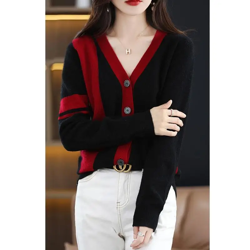 2023 New Autumn and Winter Korean Edition Patchwork Contrasting V-neck Loose Casual Oversize Long Sleeved Cardigan Sweater