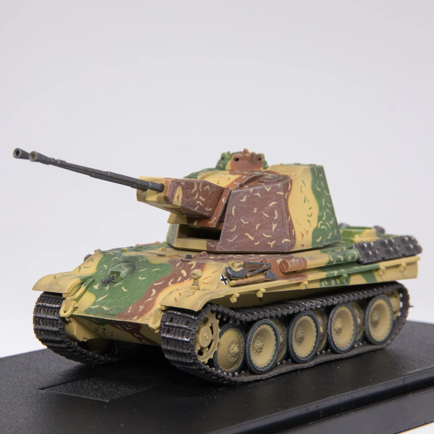 

1:72 Scale Plastic “Zwilling”Leopard Anti-aircraft Gun Tank Model 60643 Militarized Combat Track Type Classic Adult Gift Display