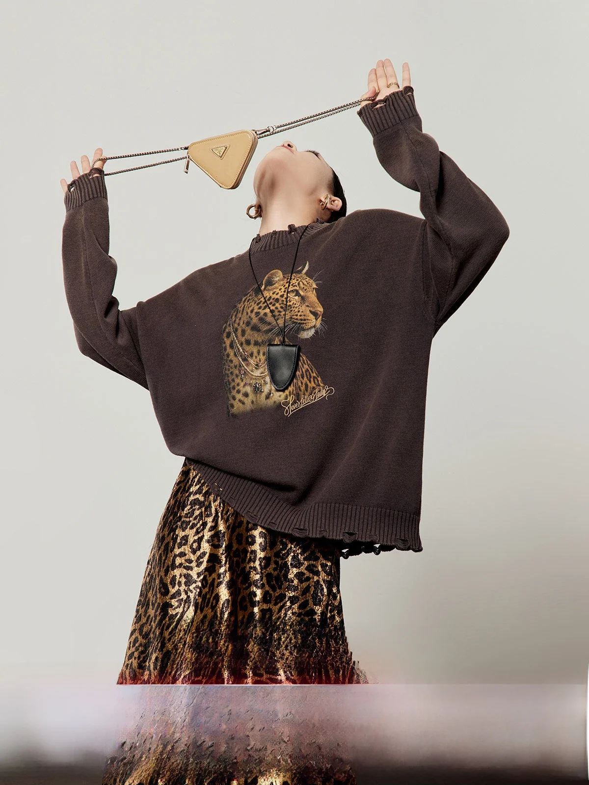 

Zhou Li Wu Gem вязаный свитер с леопардовым принтом, ожерелье с глубокими глазами, женская мода, осень-зима, Новое поступление, тепло, подогрев