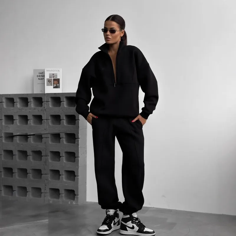 

Новый повседневный женский модный комплект из свитера с полузакрытым воротом и брюк на весну-осень 2026 года