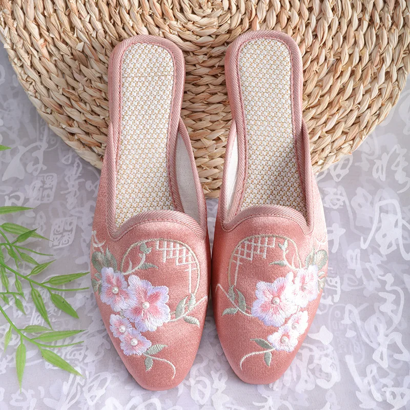 Summer Women Ethnic Style Chinese Classical Traditional Design Sense Fashion Embroidered Comfortable Slippers