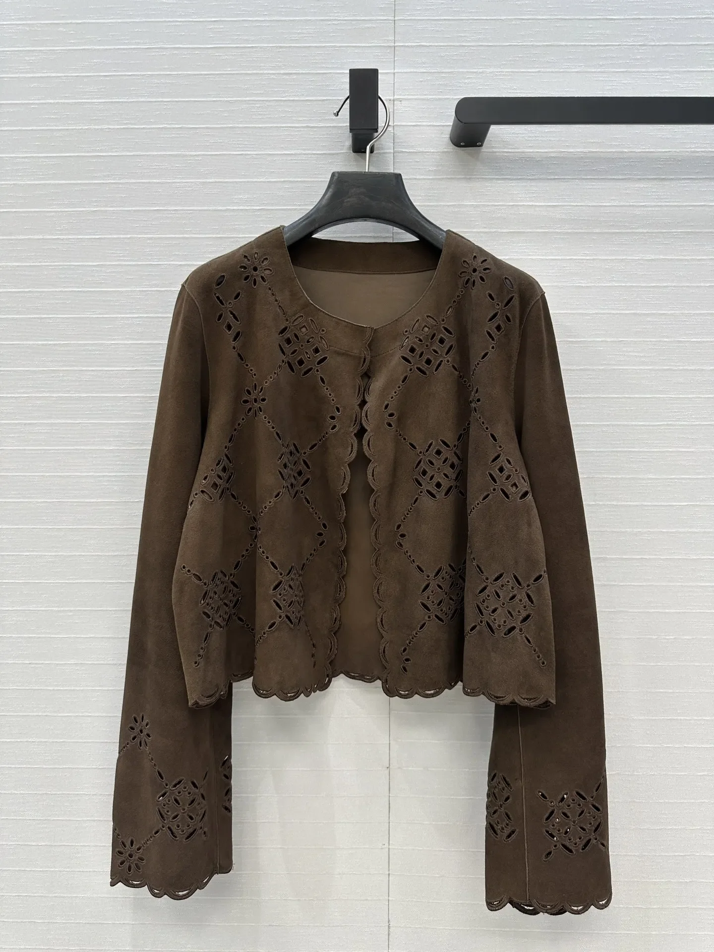 المرأة هندسية التطريز الجلد المدبوغ معطف جلد الغنم جولة الرقبة طويلة الأكمام أزياء سترة قصيرة #2