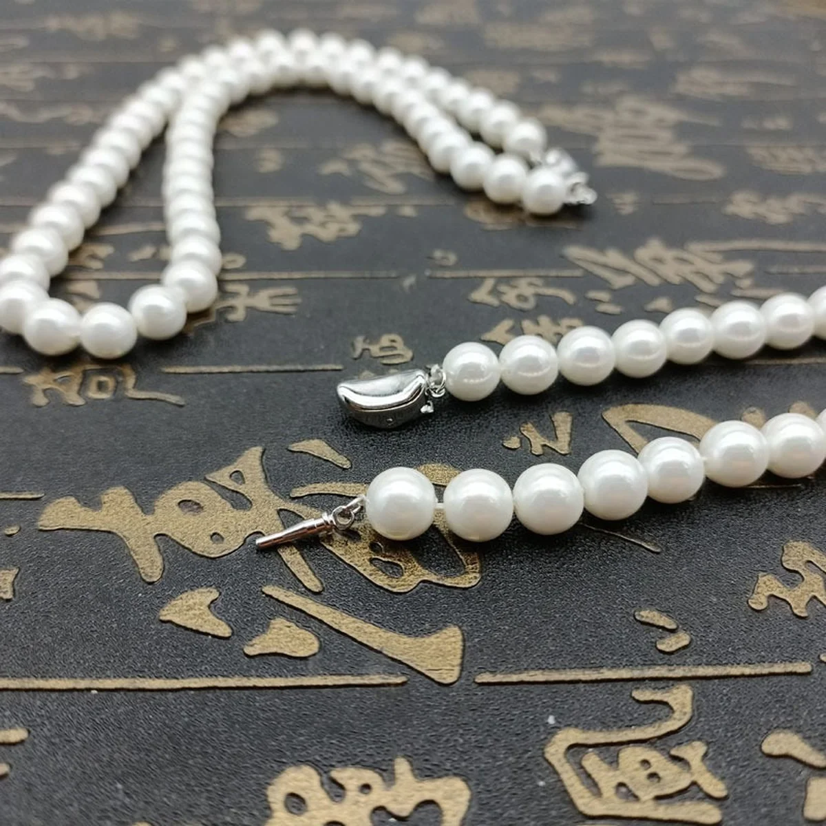 Classic Elegant White 8 mm Diameter Pearl Necklace for Women Men Girls Teens Wedding Banquet Necklaces 2022 Trend New Arrival