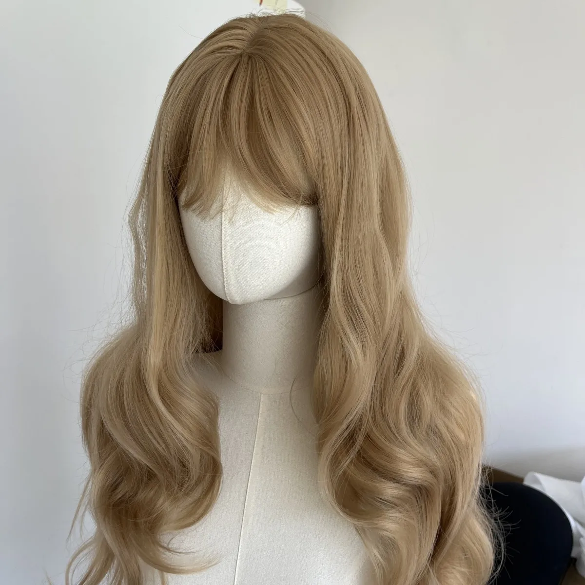 

Long Wavy Heat Resistant Synthetic Hair Blended Blonde Dress Up Wigs With Bangs