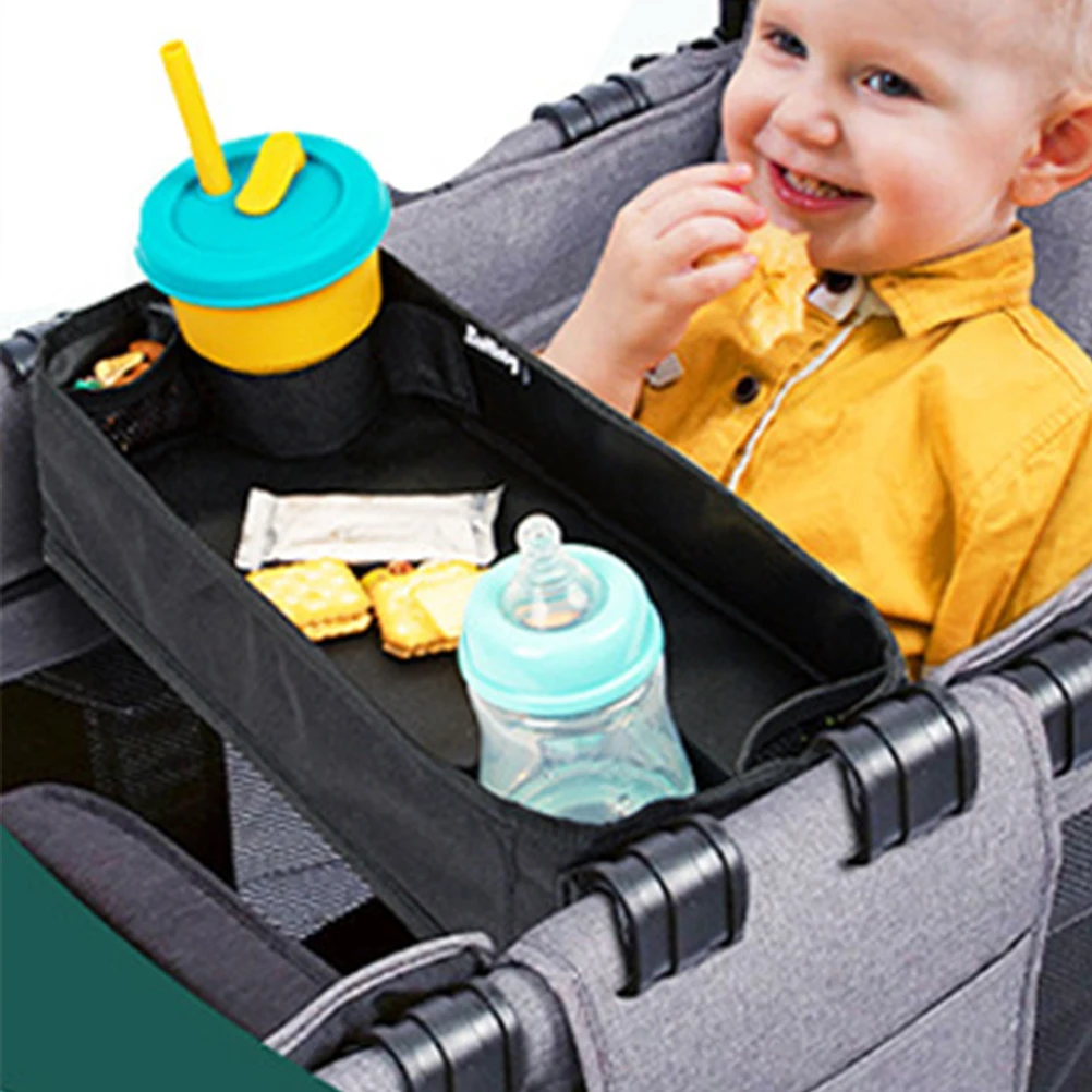 صينية عربة الأطفال، حامل الوجبات الخفيفة العالمي للأطفال الصغار، منظم هاتف كأس Xl أسود متوافق مع معظم عربات الأطفال القماشية للسفر