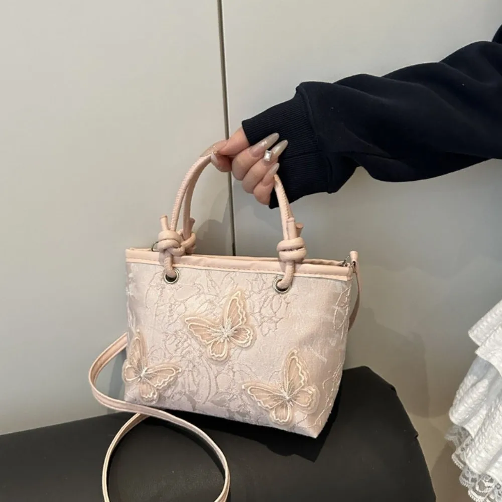 

Butterfly Chinese Style Bucket Bag Artistic Magnetic Buckle Closure Cheongsam Handbag Single Shoulder Tassel Decoration