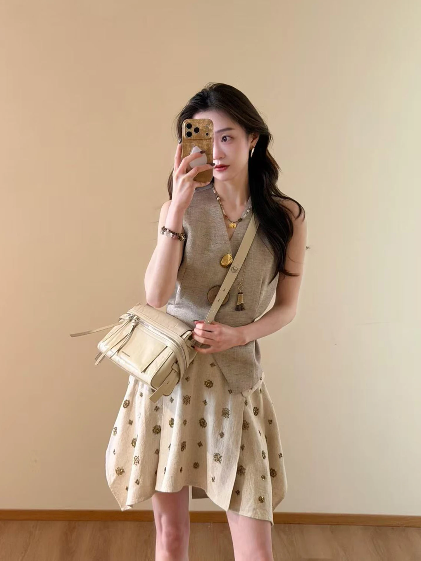 

Linen Sleeveless Vest Top Set Women's Spring New High-End Embroidery Half Skirt Two-Piece Set Fashionable Casual Wear