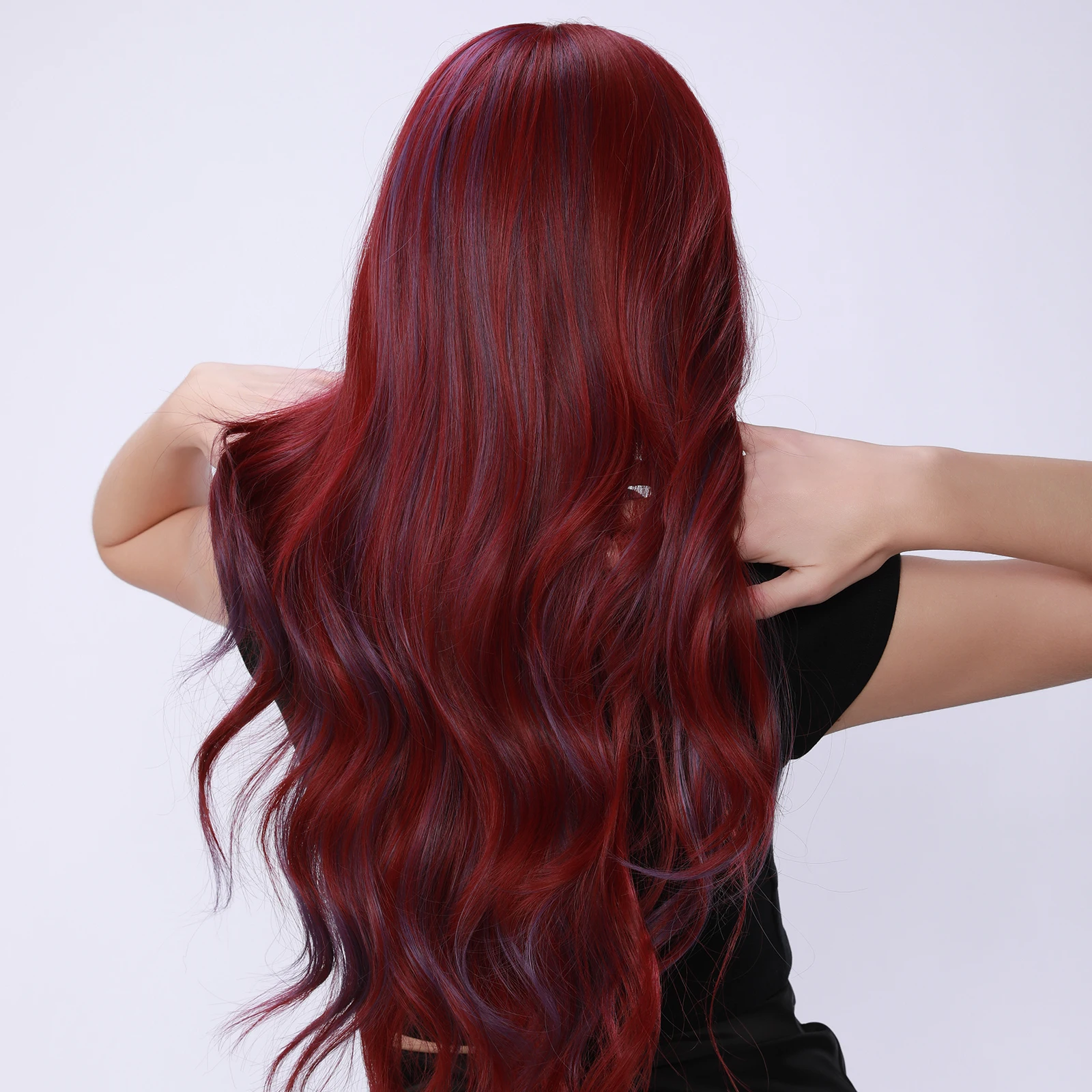 

1 женский парик, выполненный из термостойкого синтетического волокна, создающий естественный объем.