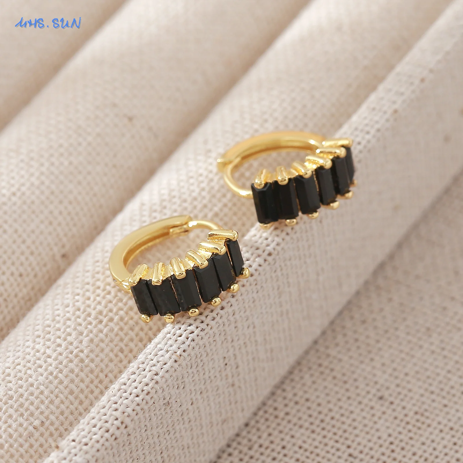 MHS.SUN الحد الأدنى مطلية بالذهب هوب أقراط للنساء الفتيات الملونة مكعب الزركون القرط العصرية تنوعا المجوهرات اليومية