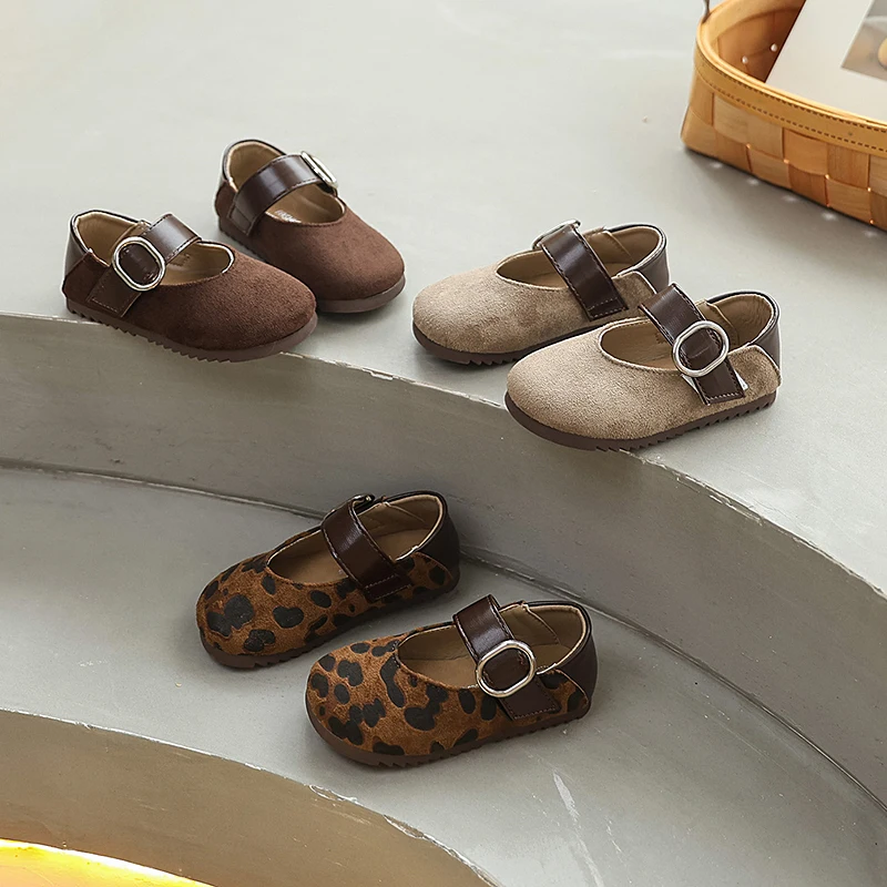 

Весенне-осенняя кожаная обувь в стиле ретро для девочек, модная детская школьная обувь Мэри Джейн с леопардовым принтом, нескользящие детские балетки на плоской подошве для подиума