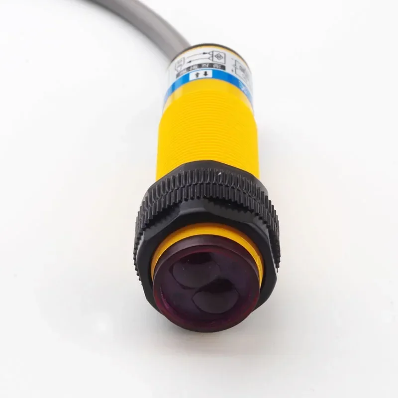 Infrared induction photoelectric switch E3F-DS30C4 close to diffuse reflection sensor NPN normally open three line C1