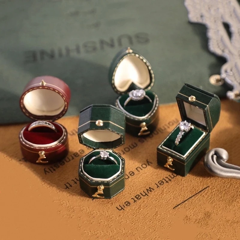 

Vintage Delicate Mini Retro Jewelry Ring Box Antique European Design Small Jewellery Gift Packaging Casket