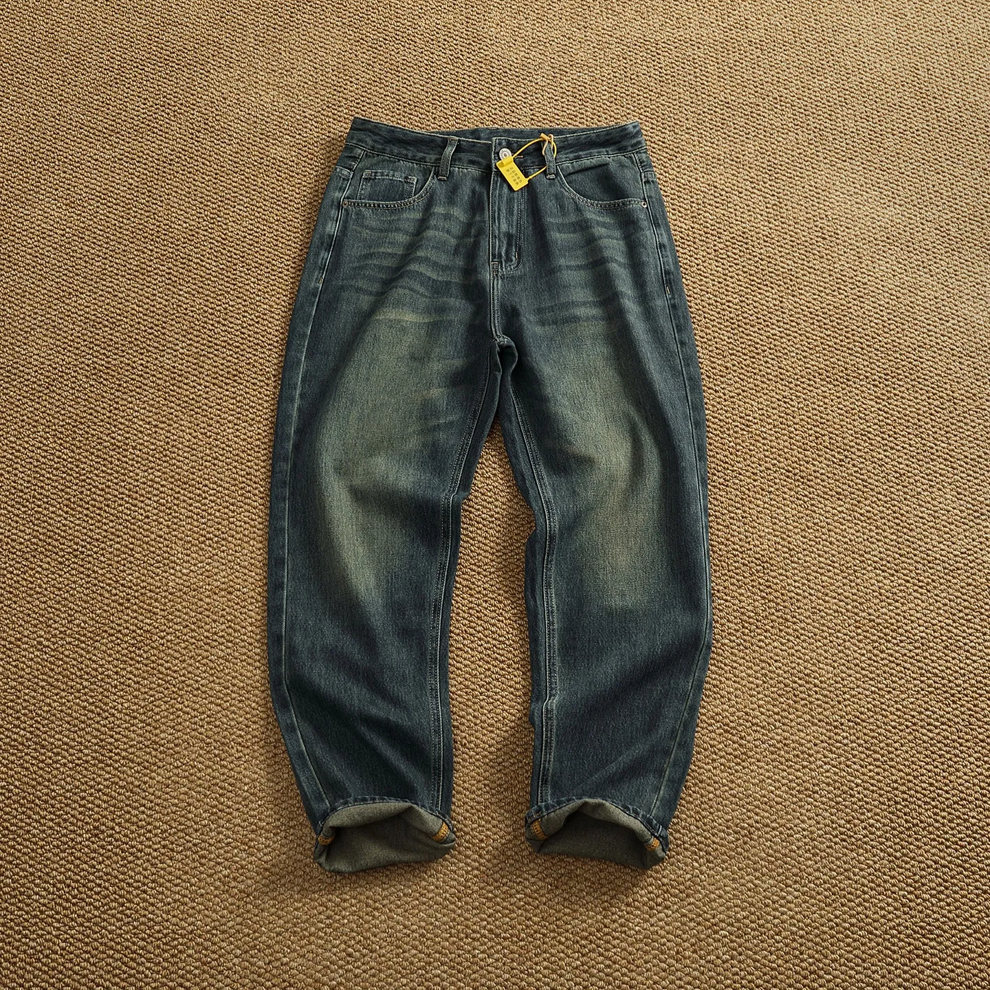 New dark-colored American casual style slightly tapered jeans for men for all seasons, loose, straight, simple and versatile