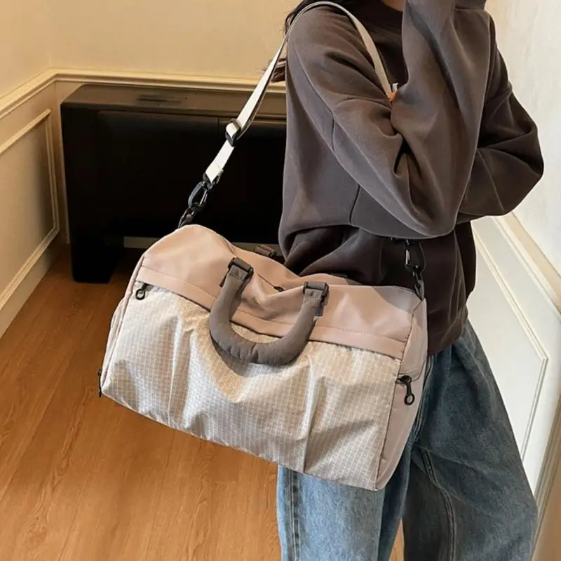 X5XA Travel Duffle Bag ، حقيبة Waterproof Weekender تحمل أكياسًا مملوءة بالنساء حقيبة صالة رياضية للرياضة بين عشية وضحاها حقيبة