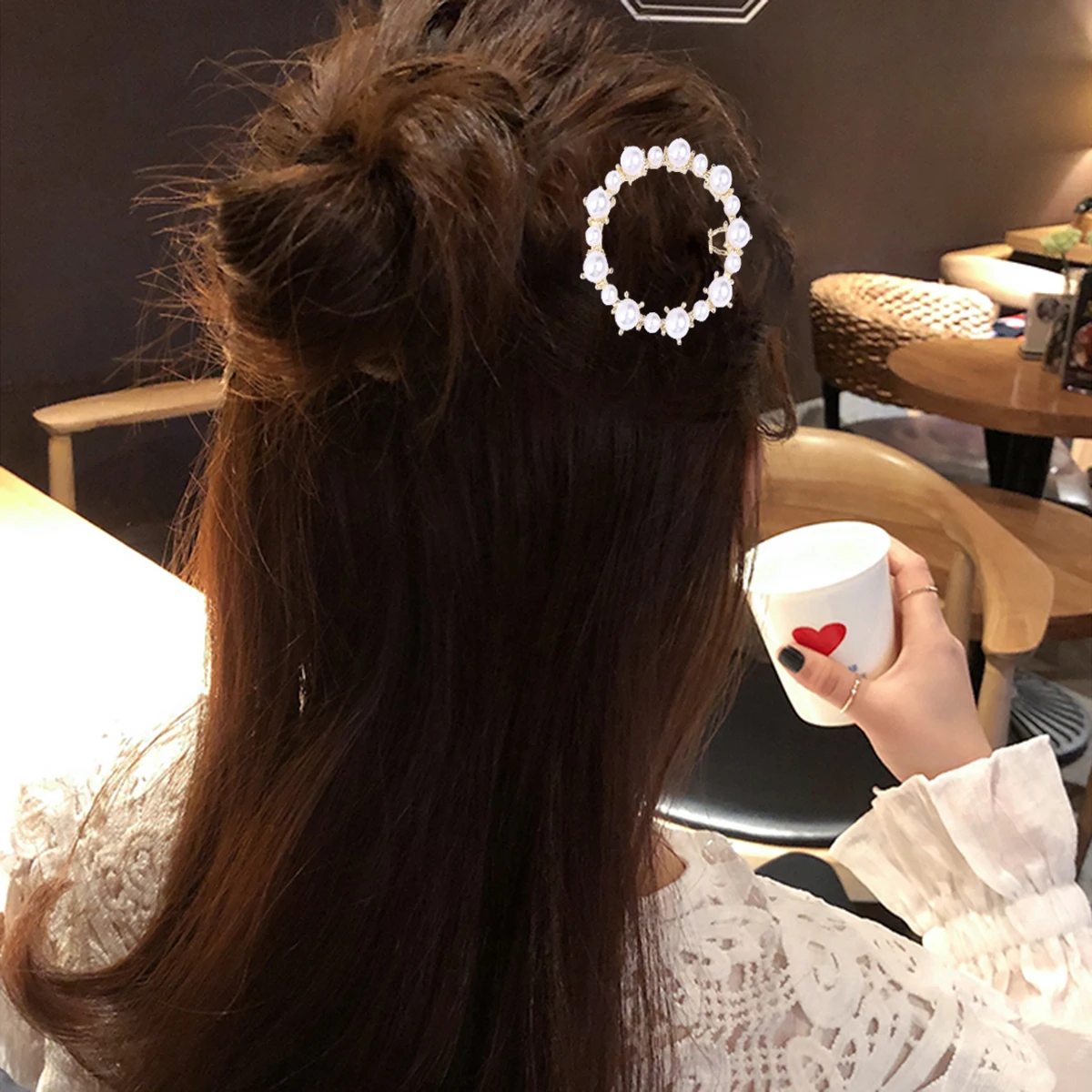 

Geometric Pearl Hairpin Crown Clips Elegant Accessories for Women Girls Wedding Party Round Stylish Barrettes Hair Care Tools