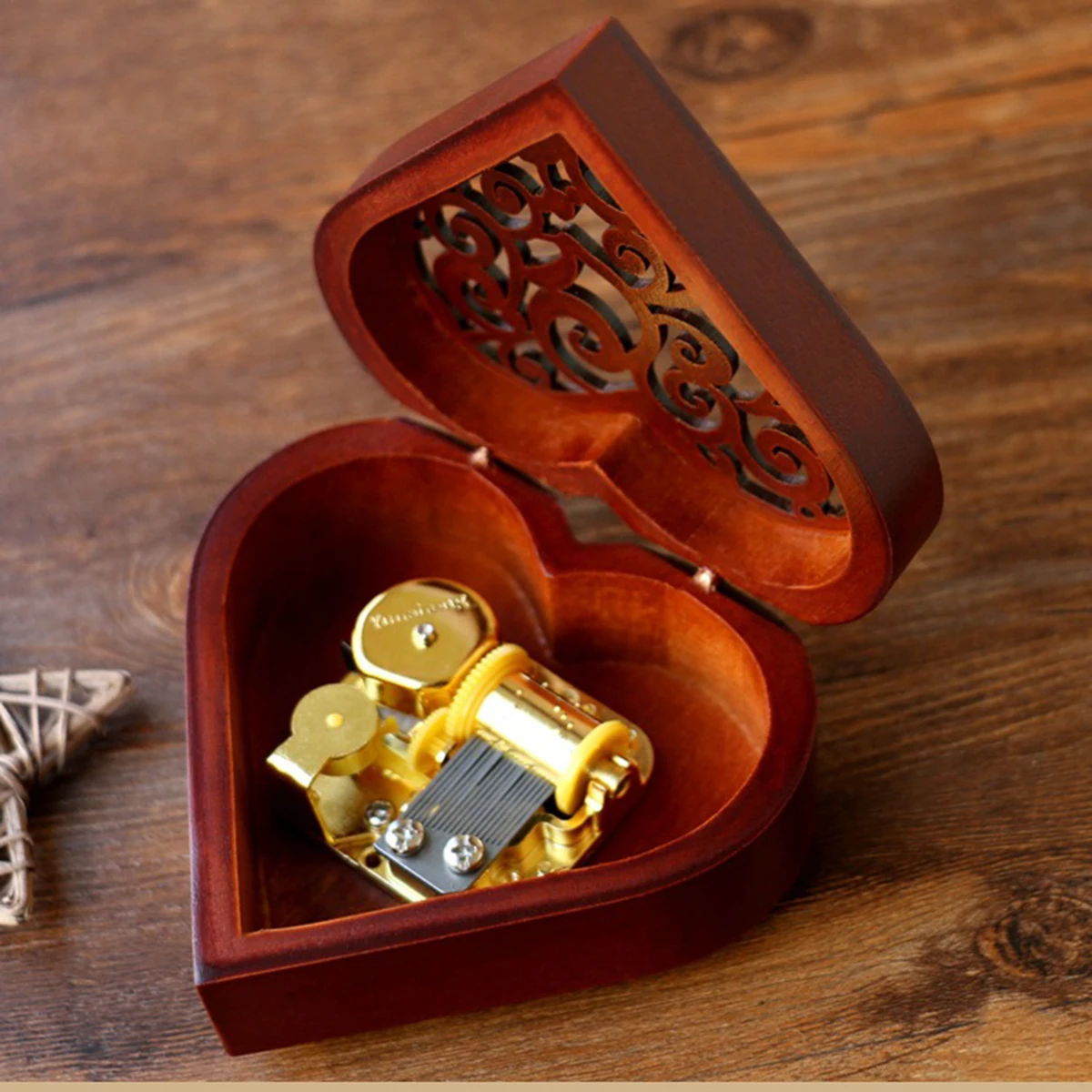 Music box, heart-shaped spring, cute wooden carving, vintage music gift for lover, girlfriend, lady, Valentine's Day anniversary