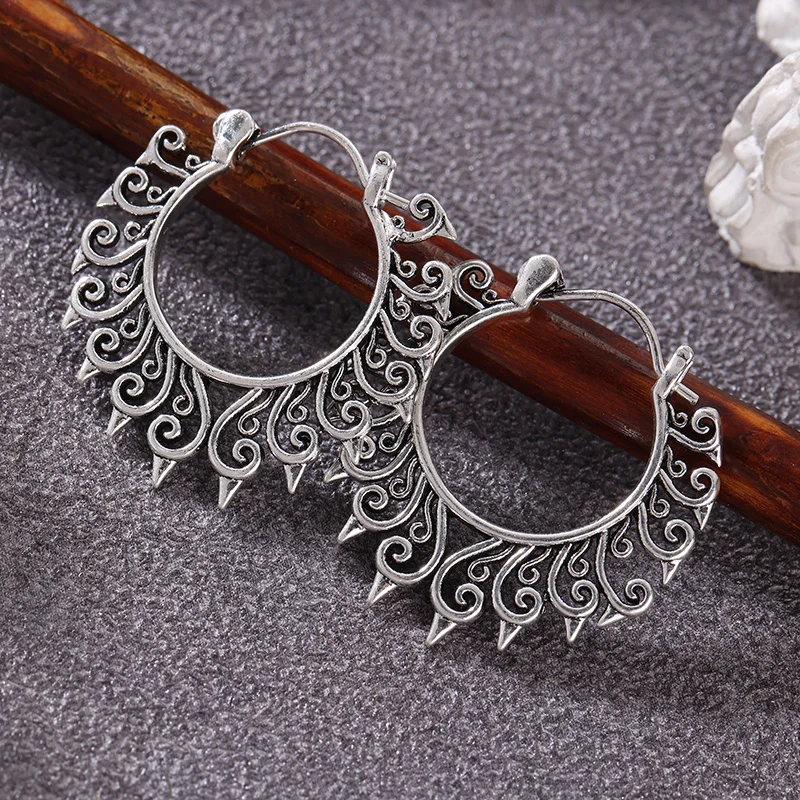 Vintage Ethnic Style Curly Grass Pattern Earrings For Women Bohemian Style Silver Plated Pendant Earrings Trend Jewelry