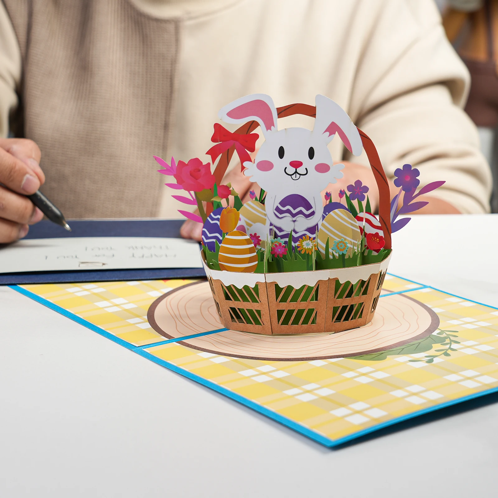 Frohe Ostern Pop-Up-Karte – 3D-Grußkarte mit Hasenei-Blumenkorb für Ostern – Detail 15