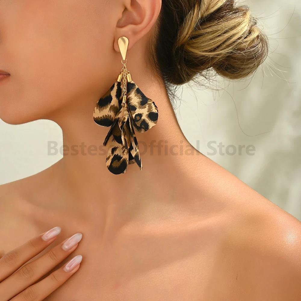 Charm Sexy Black Leopard Petal Pattern Pendant Earrings For Women Classic High Quality Luxury Banquet Party Jewelry Accessories