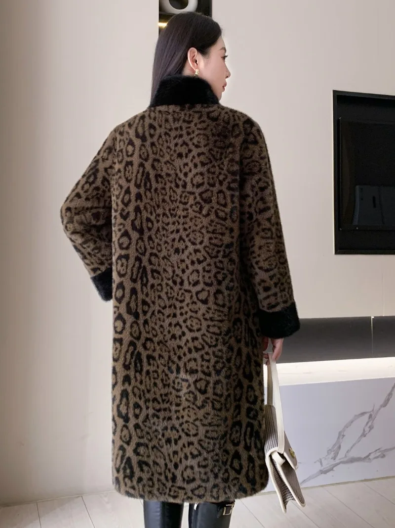 Damski płaszcz w panterkę na wiosnę i jesień 2025, nowy, łączone, długi, gruby, zimowy płaszcz z futra norki, zintegrowany, elegancki, hit sezonu.