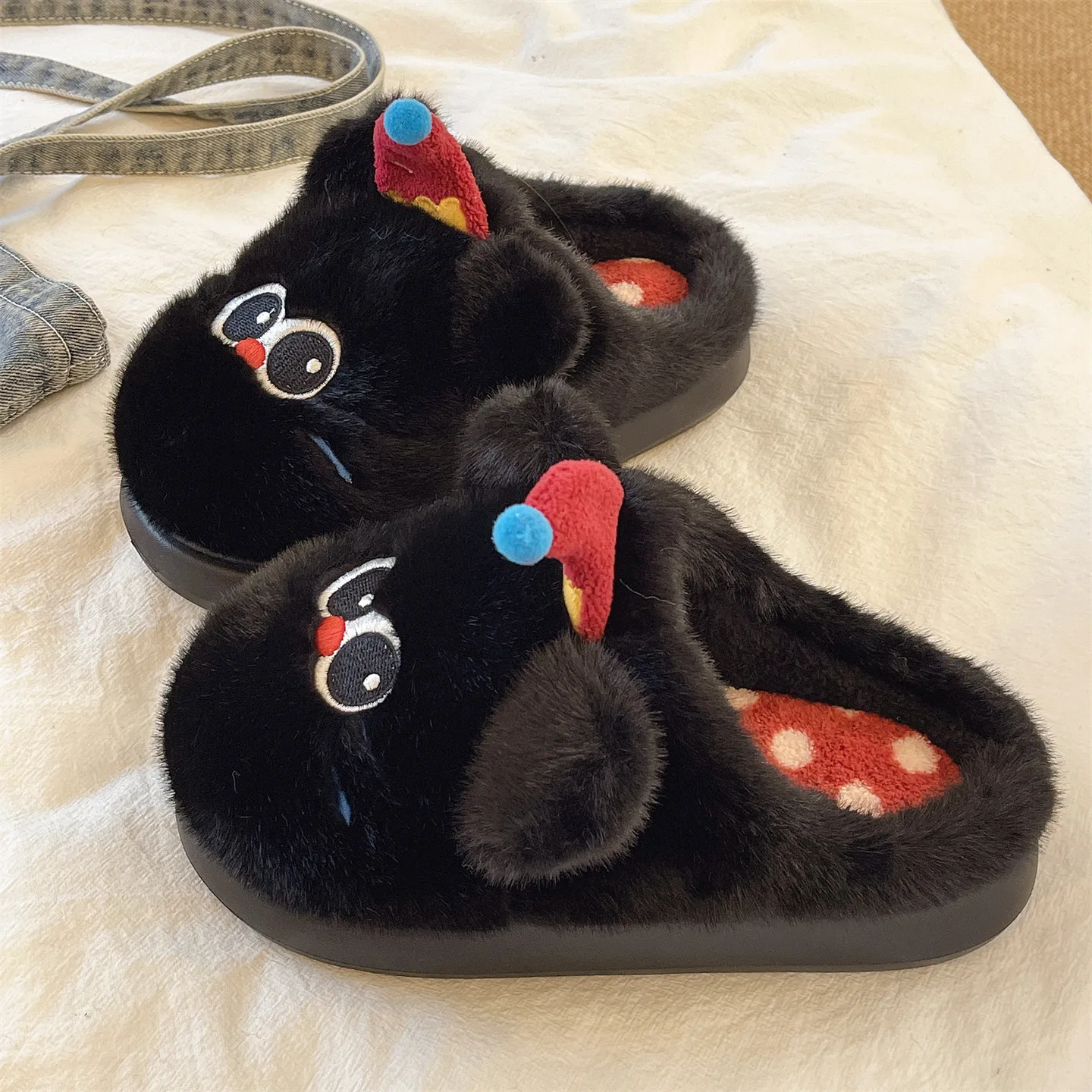 Black slippers for women winter  cute hats for cats at home non-slip thick bottom plush Indoor home cotton slippers warm girl ﻿