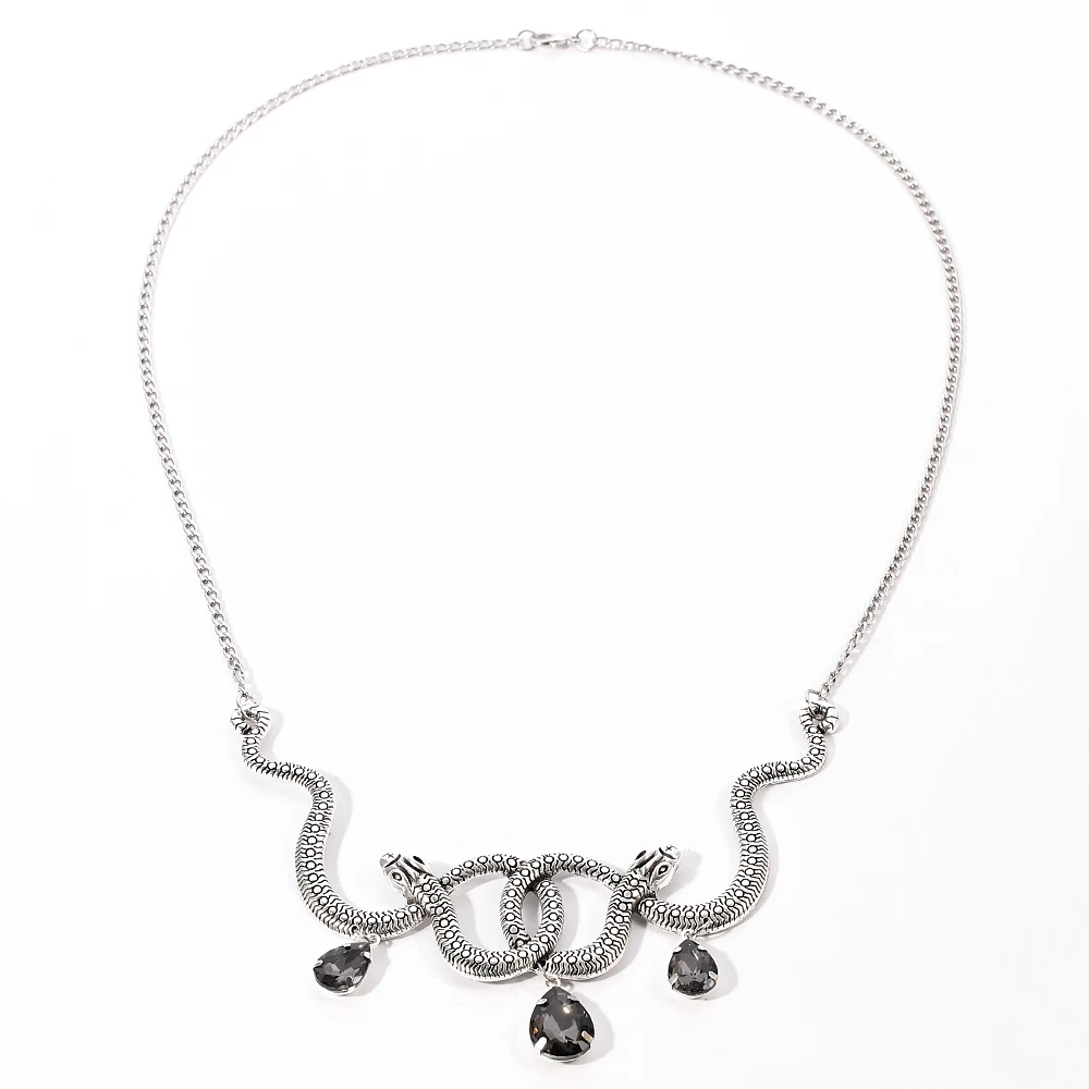 Trendy Vintage Medusa Snake Necklace Double Snake Pendant Gold Color Metal Necklace Choker Fashion Gothic Amulet Jewelry