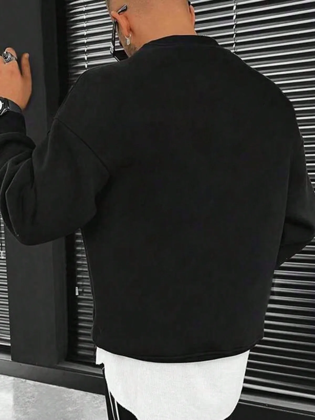 سويت شيرت رجالي أنيق مع أفق لندن جرافيك حافلة حمراء وكشك الهاتف طباعة كاجوال كم طويل رقبة دائرية