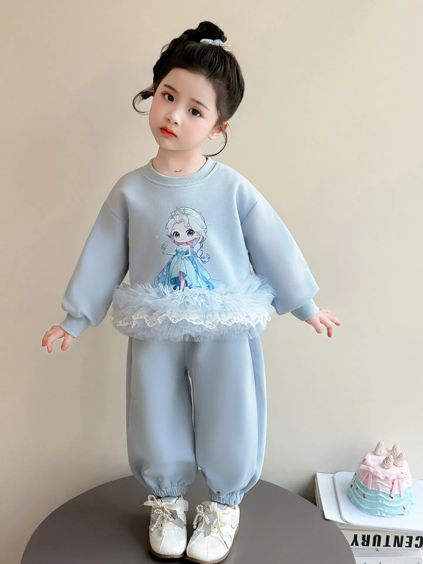 

Комплект для девочек: свитшот с принтом принцессы Эльзы и пышные брюки с мультяшным принтом, повседневный костюм из 2 предметов, весенняя новинка