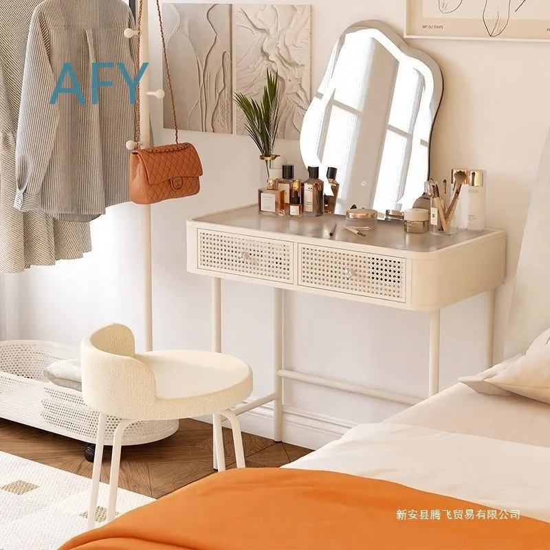 Modern Formaldehyde-Free Ironwork Dressing Table for Bedroom for Small Apartments for Makeup Vanities for Women for Home