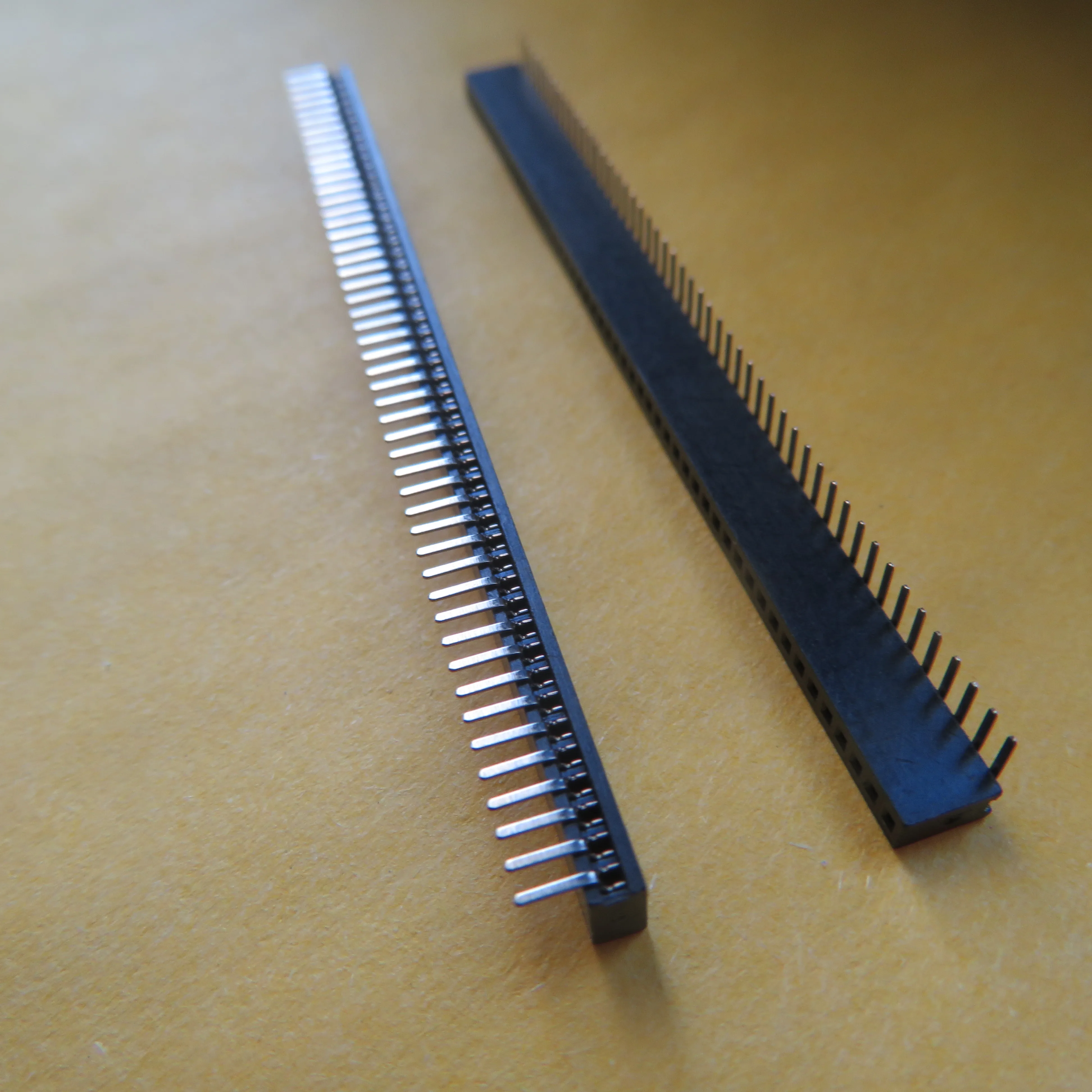 

10 шт./лот, 50-контактный разъем, шаг 1,27 мм, штифтовый разъем, однорядный, женский, 90 градусов, изогнутый разъем под прямым углом, изогнутый разъем